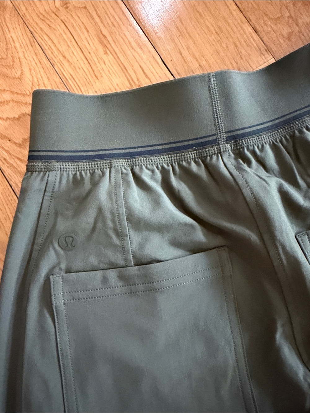 Lululemon - Picture 4 of 5